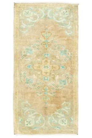 Vintage Turkish Mini Rug No. 688 | 1'8 x 3'4