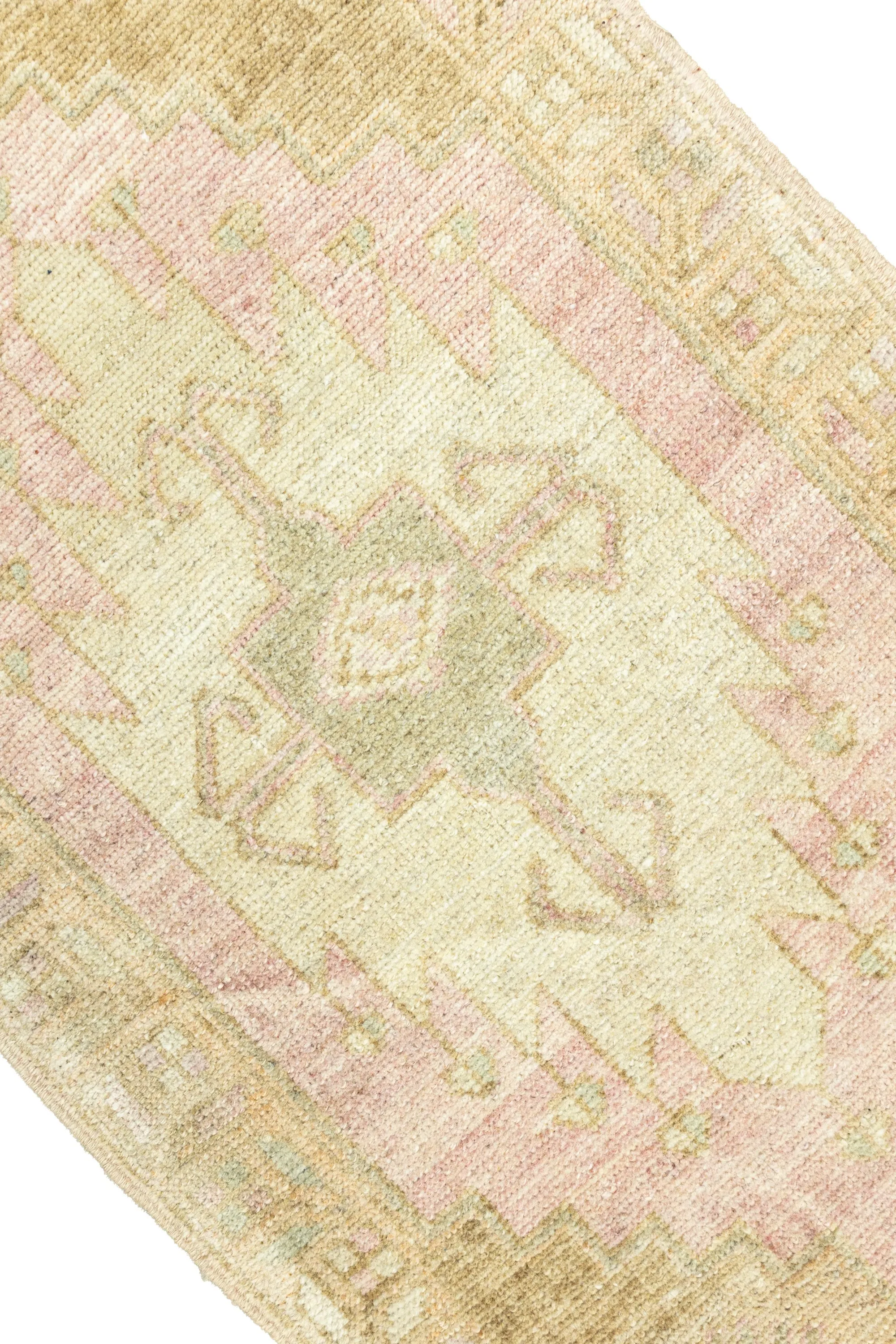 Vintage Turkish Mini Rug No. 701 | 1'7 x 2'10