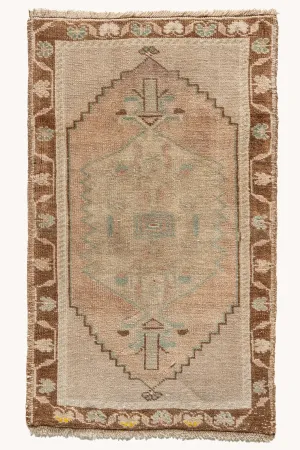 Vintage Turkish Mini Rug No. 711 | 1'9 x 3'
