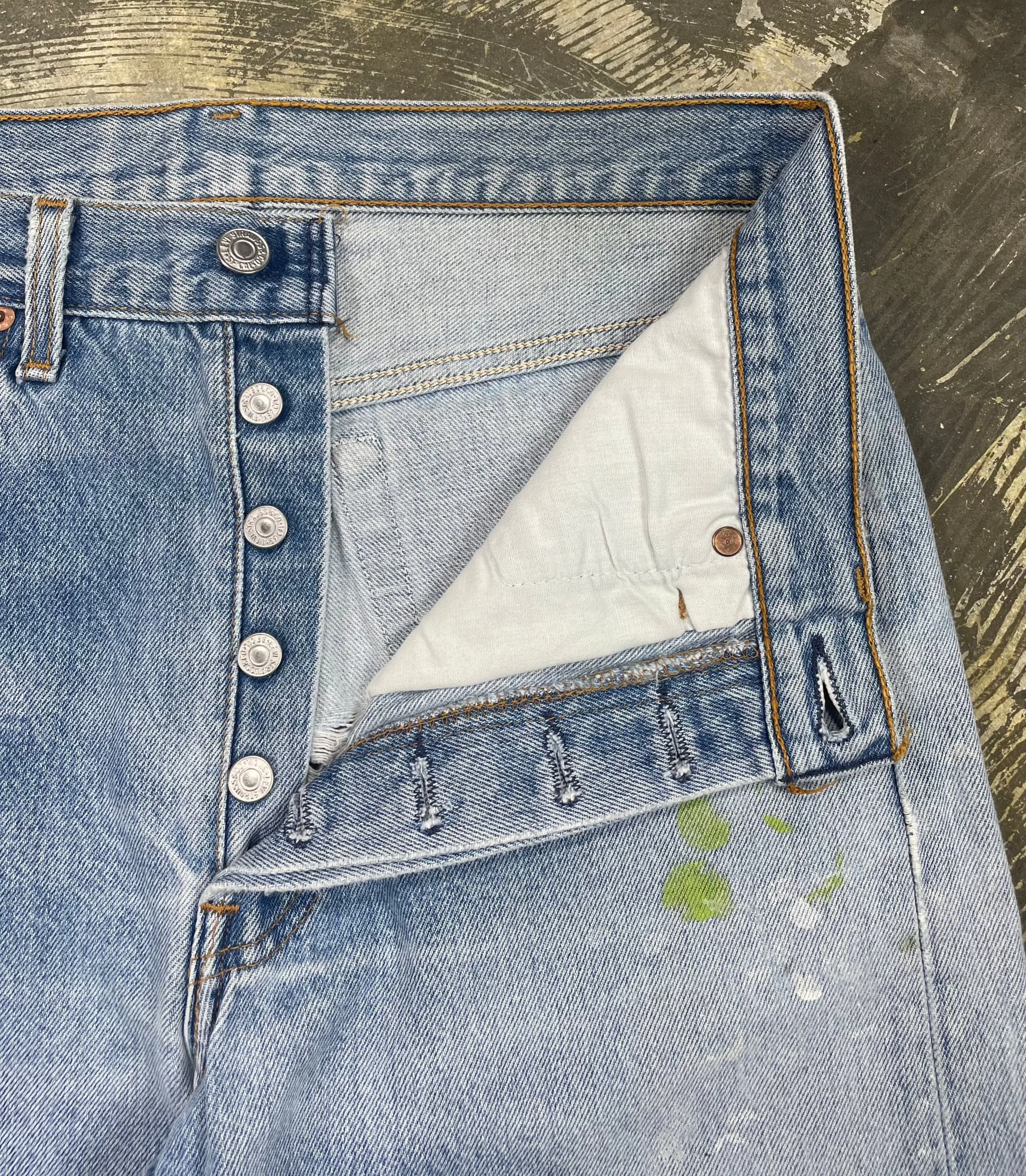 Vintage USA Made Levi 501xx Premium Wash & Paint Denim Jeans (JYJ-0313)
