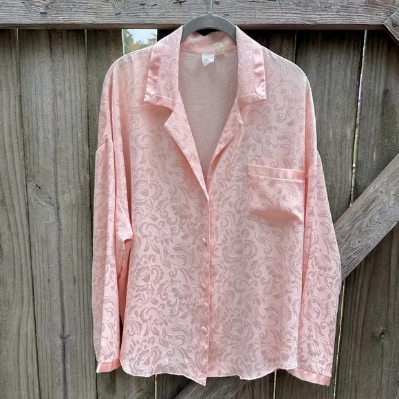Vintage Victoria’s Secret 80s Baby Pink Satin Embossed Floral Pattern Sleep Top