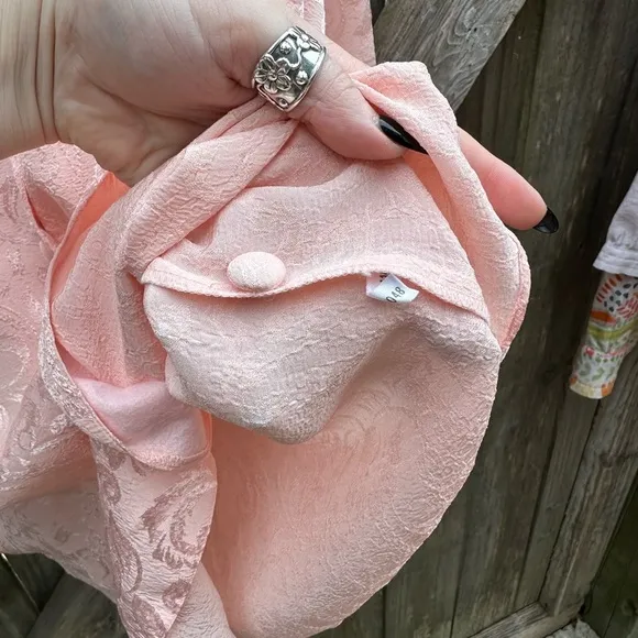 Vintage Victoria’s Secret 80s Baby Pink Satin Embossed Floral Pattern Sleep Top